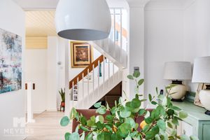 Light and Bright Accommodation - click for photo gallery